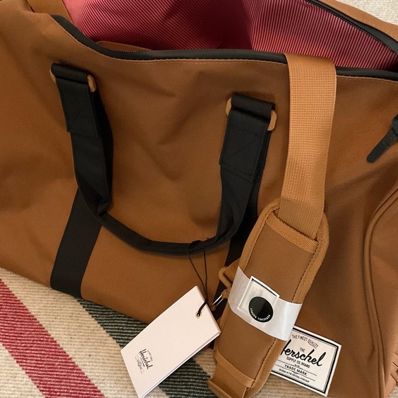 Herschel Supply Company Other - Herschel Supply Co Novel Duffle Bag